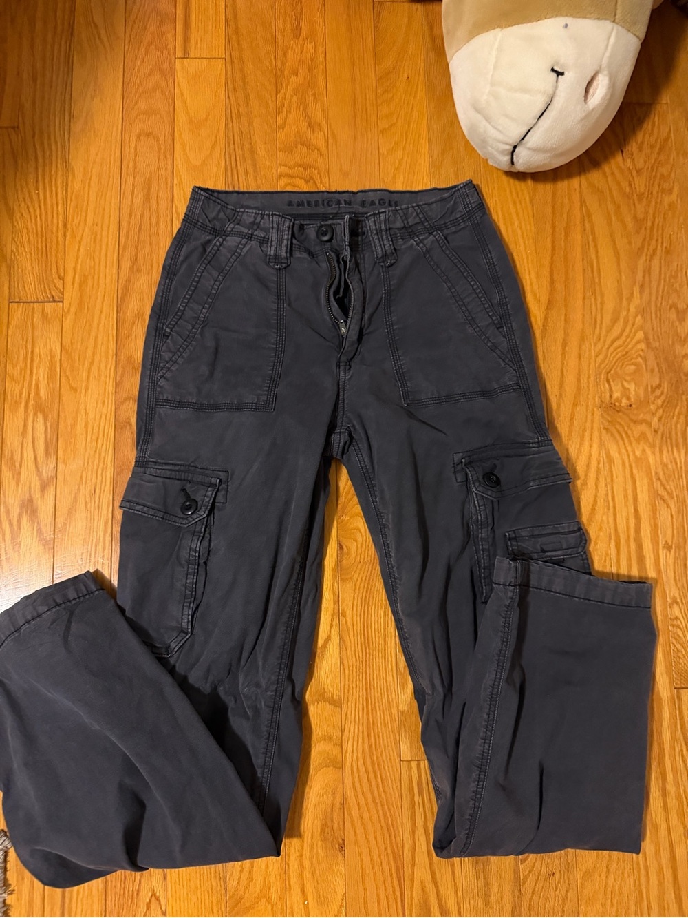 American Eagle Outfitters Straight Leg Cargo Pants in Charcoal